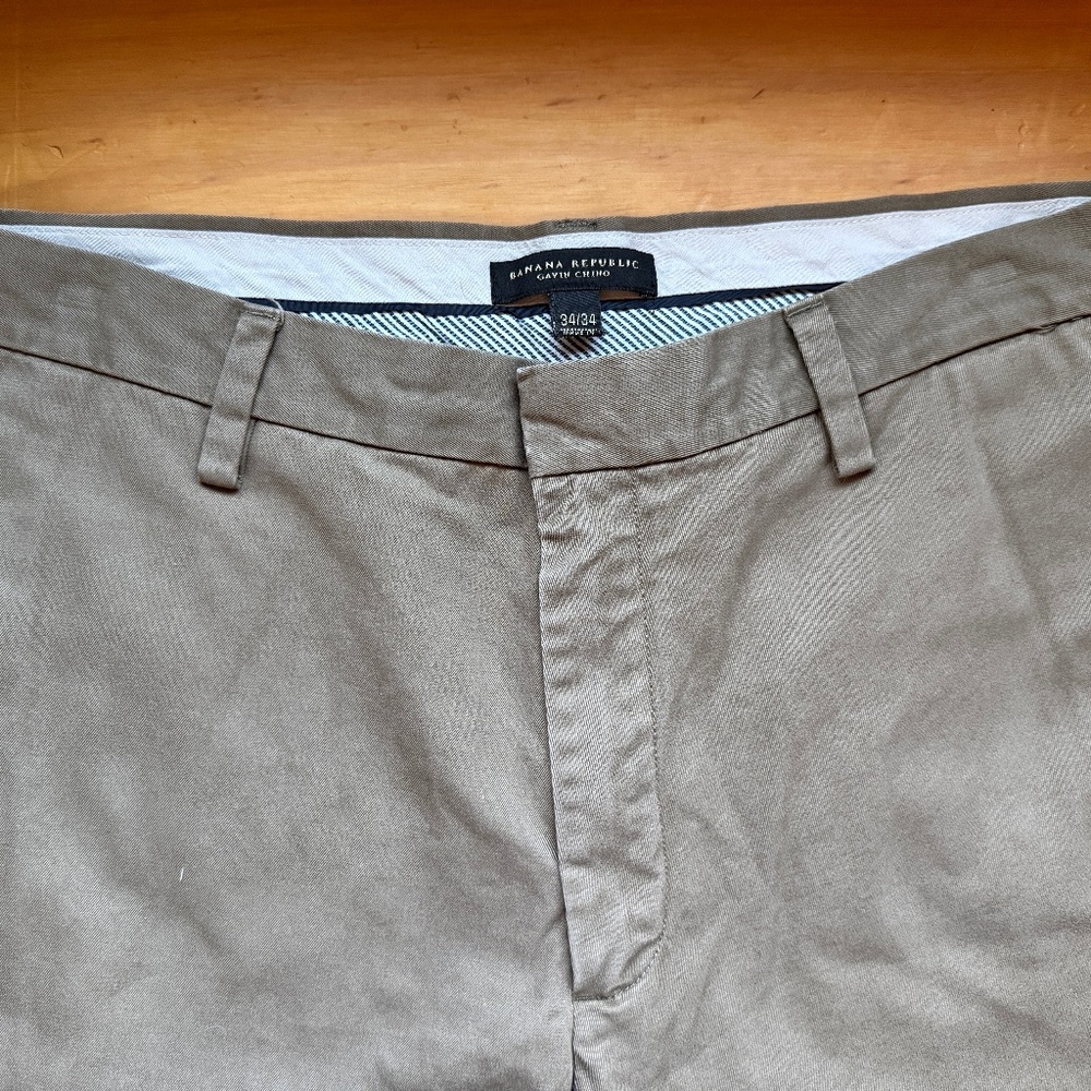BANANA REPUBLIC MENS GAVIN CHINOS